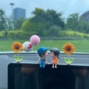 汽车内饰品中控台后视镜可爱车载情侣摆件小车上车内装 饰用品网红