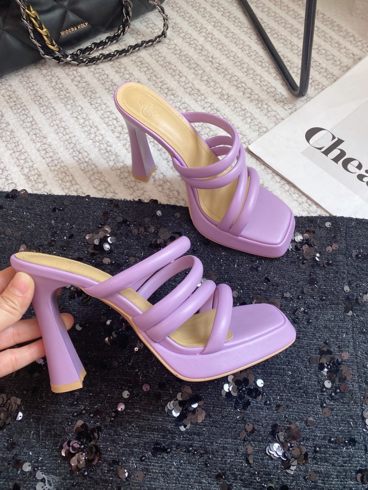 小个子细高跟防水台凉鞋