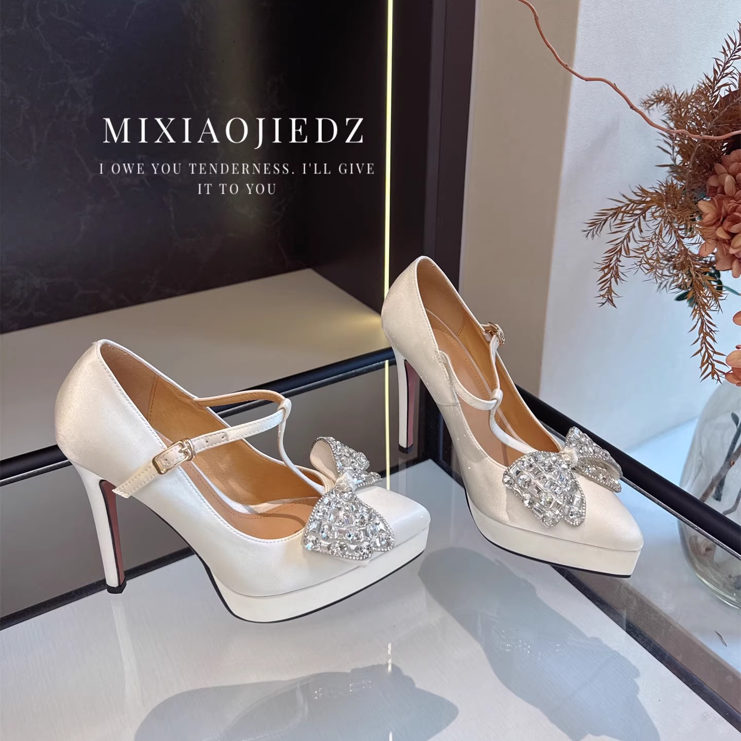 2025蝴蝶结水钻配裙子高跟鞋