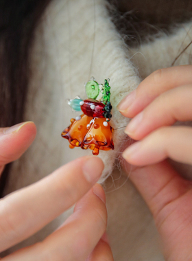 圣诞平安节松果胸针叶子铃铛装饰品浆果琉璃出口圣诞风格松树别针