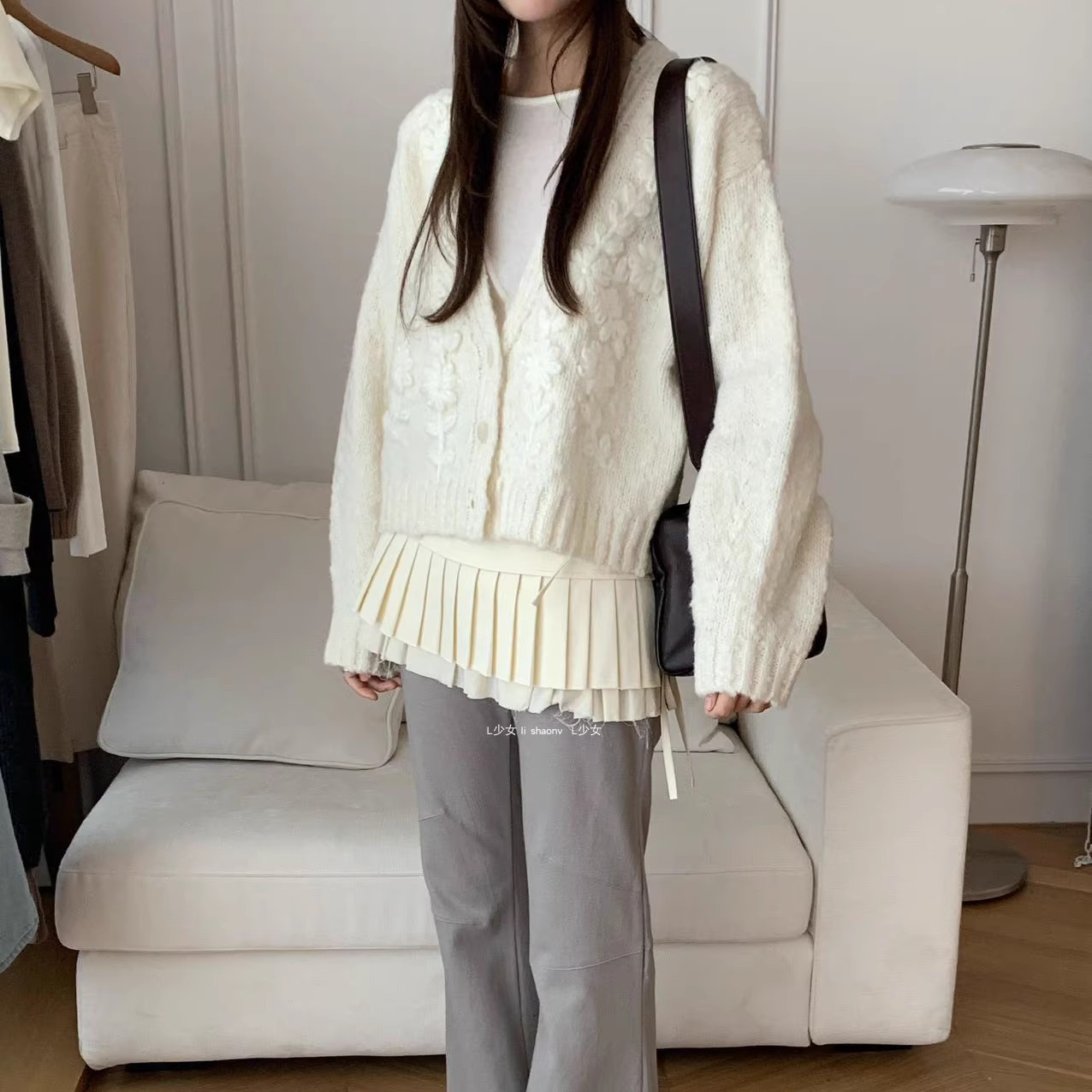 L少女 waitmore韩系V领立体花朵针织开衫女宽松毛衣外套BW08925