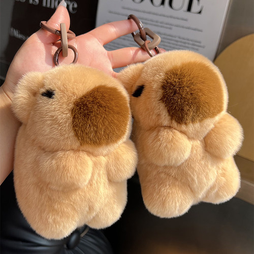 CC皮草卡皮巴拉钥匙扣包包挂饰