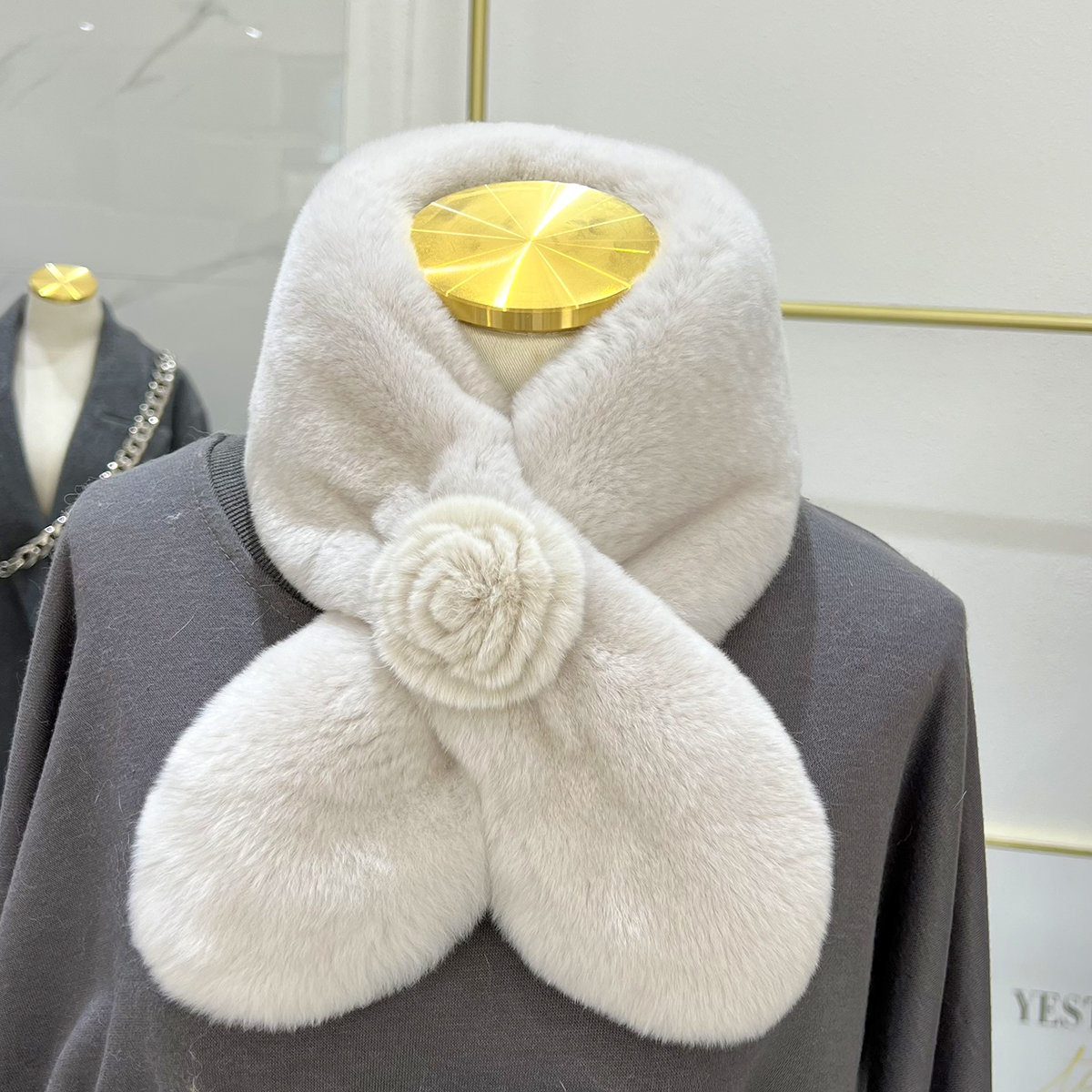 裘瑞兴冬季整皮皮草围巾百搭气质