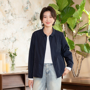 YUN韫早春新款衬衫外套女2026年洋气休闲小个子短款宽松通勤衬衫