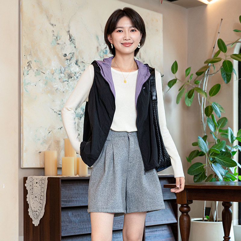 YUN韫秋季新款双面穿连帽马甲女款透气无袖外套休闲撞色短款背心