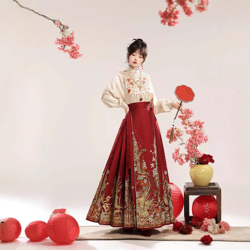 【祥瑞】仿妆花织金马面裙套装订婚敬酒服2024新款拜年服