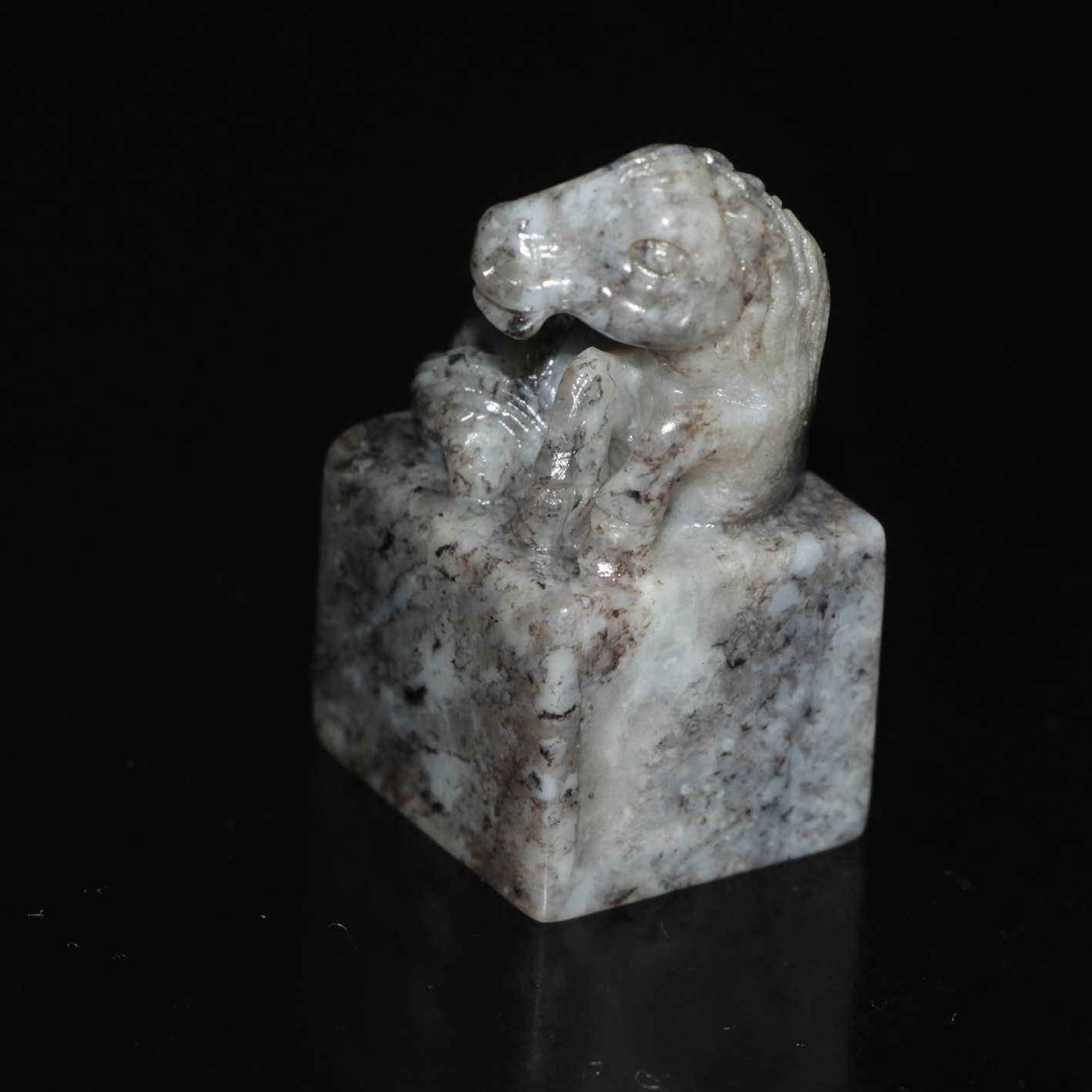 寿山石玛瑙冻印章2.4×2.6厘米今古堂新款少见品种收藏料生肖马钮