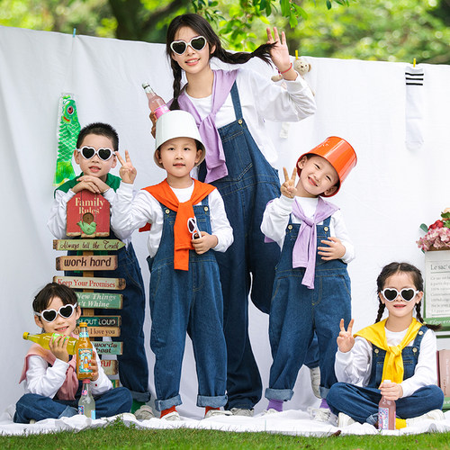 彩色披肩背带裤长袖亲子演出服