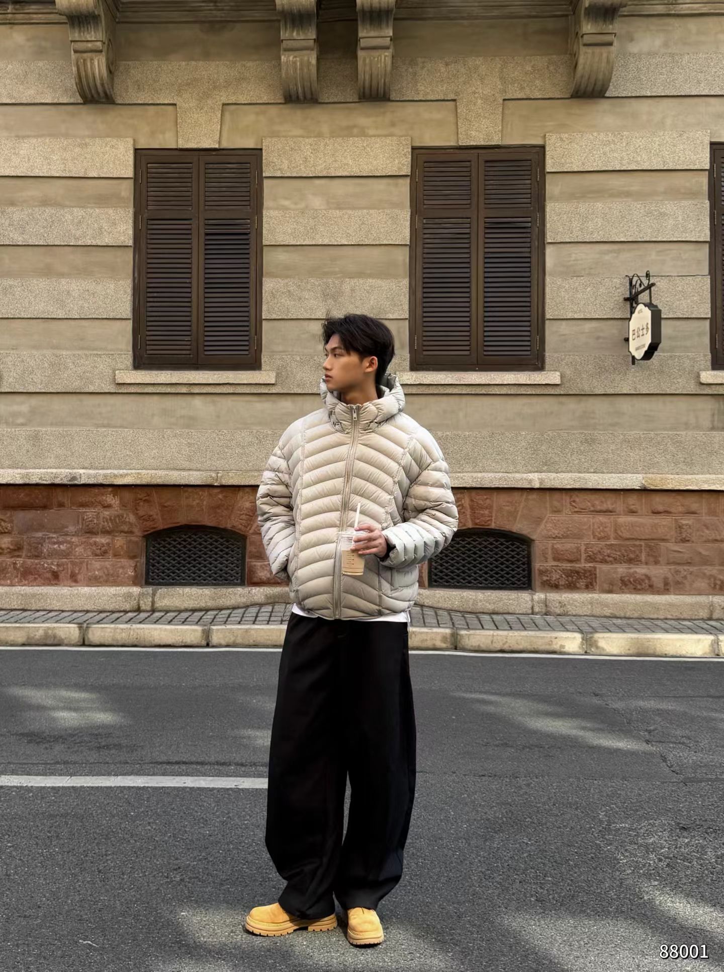 美式情侣款排骨连帽羽绒服男