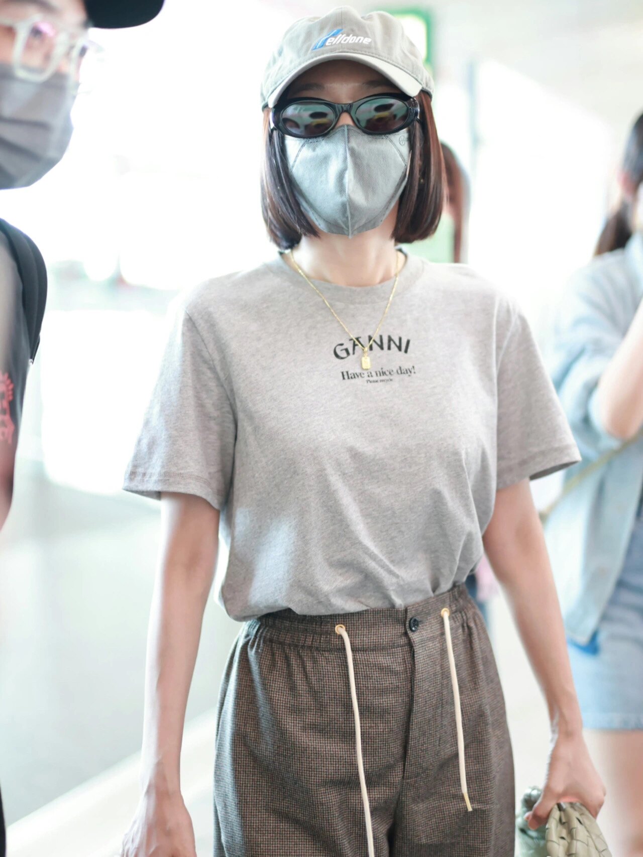 秦岚同款纯棉宽松短袖字母印花