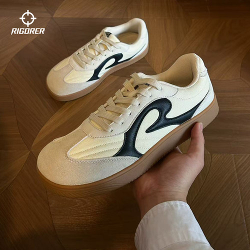 准者宽头德训SOLECHILL复古足球