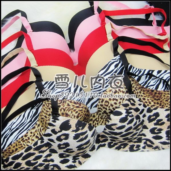 亏本清仓-超聚拢深V加厚一片式无痕蝶形文胸收副乳调整型内衣BRA