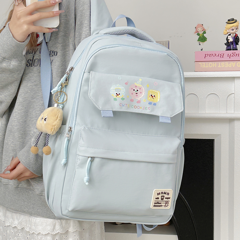 休闲简约轻便可爱大容量书包女生