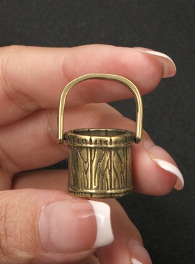 创意黄铜钥匙扣：复古风格