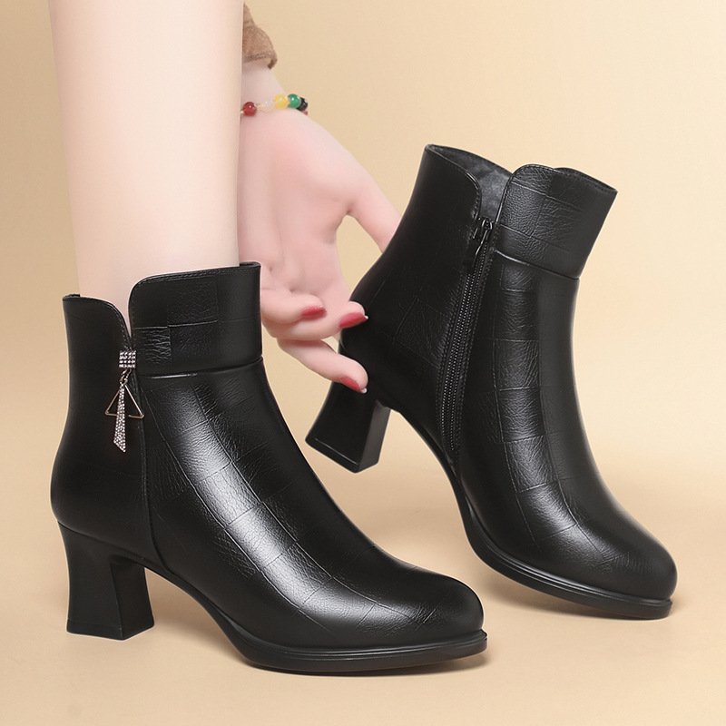 百搭妈妈鞋子棉鞋粗跟春秋单靴子短靴女加绒保暖高跟皮鞋