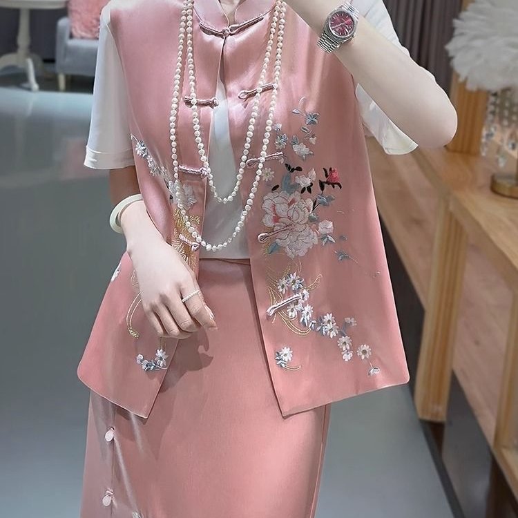 新中式国风复古盘扣上衣女2024年早秋国潮风醋酸绣花马两件套套装