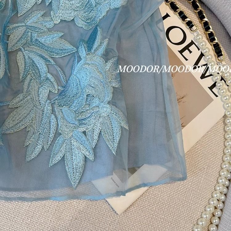 新中式国风重工刺绣马甲背心女夏季设计感立领盘扣宽松小开衫上衣