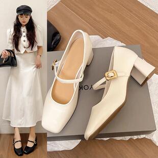 新品珍女鞋2025年春夏新款百搭中跟方头浅口高跟鞋粗跟一字带单鞋