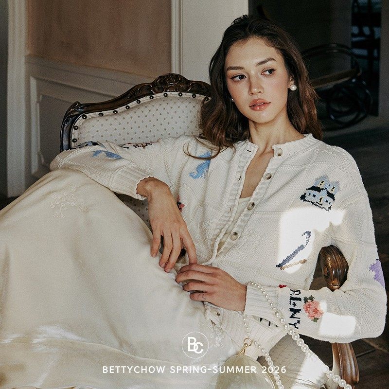 【01.13新品】重工刺绣黄油色花朵开衫毛衣米白