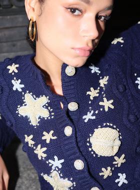 Bettychow 给你一片星空！纯羊毛星球刺绣开衫毛衣白色蓝色