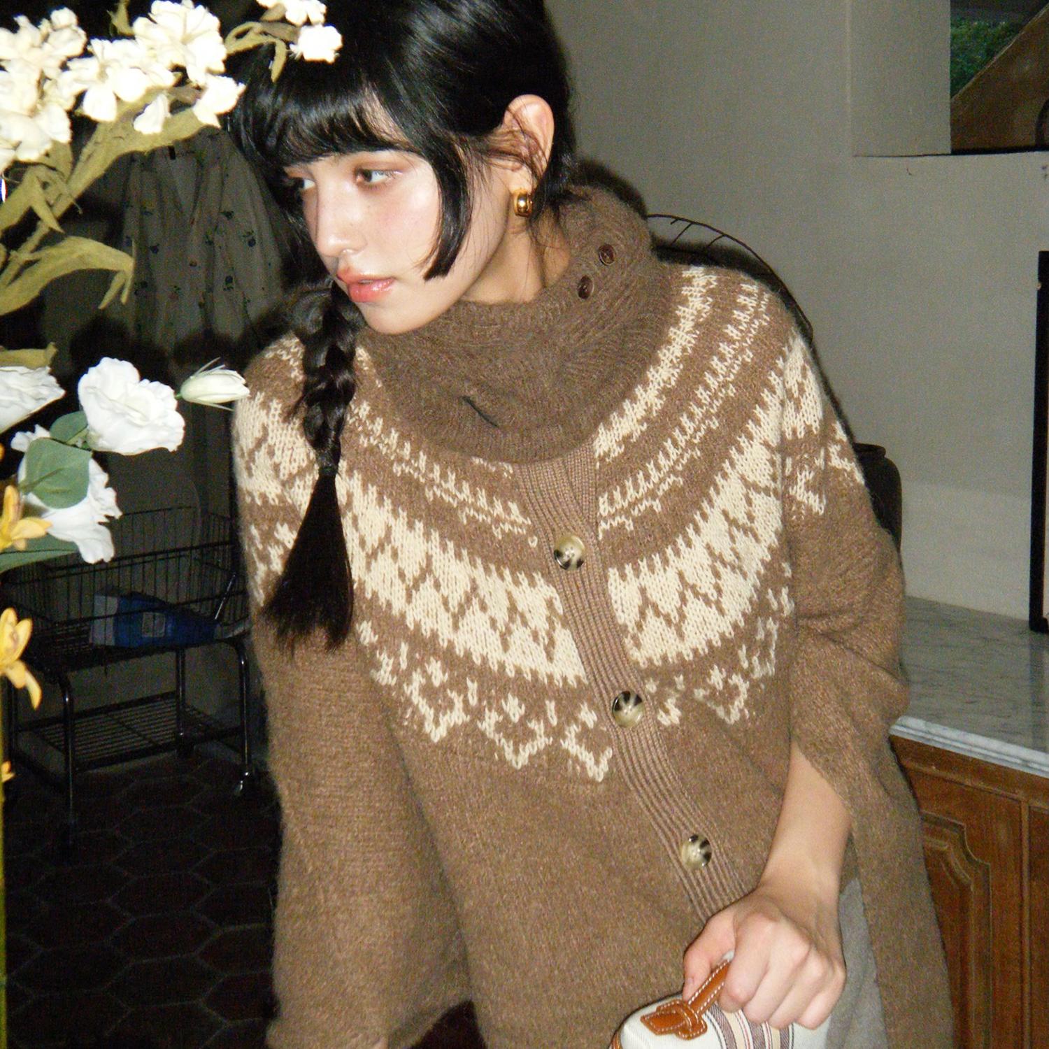 费尔岛花纹浅棕色羊绒披肩大衣