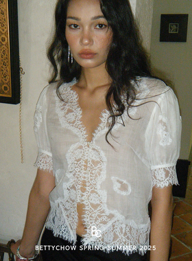 Bettychow 苎麻白色蕾丝薄透衬衫南法复古V领花边清冷感上衣