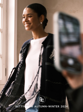 Bettychow 藏蓝色纯羊毛流苏马术大开衫秋冬复古别致英伦老钱毛衣