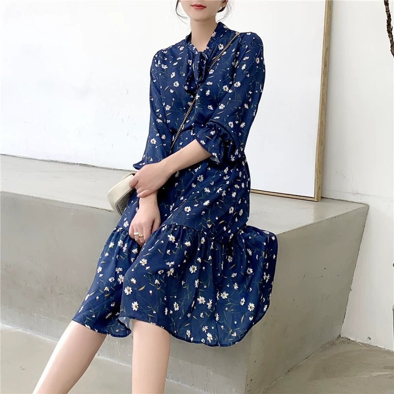 Mùa xuân mới 2021 váy hoa voan có đáy với eo thon và xu hướng váy trung dài trên đầu gối thon gọn của phụ nữ - Váy dài