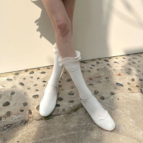 个性女棉质荷叶边中筒袜