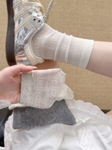 春夏复古镂空暗纹袜子中筒袜薄款网眼透气女袜韩系纯色无骨堆堆袜