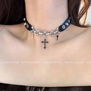 CHOKER CHOCKER哥特朋克风黑色十字架皮革项圈女时尚气质锁骨链