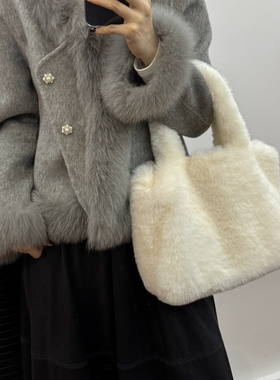 瑞家领宽松羊毛外套(配狐狸毛不可拆卸)（含100绵羊毛）601-8668