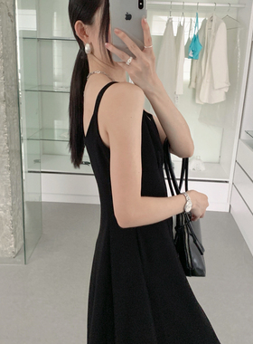 瑞瑞设计风显瘦黑色收腰A字裙连衣裙(春款提前上巨显瘦)1622-9