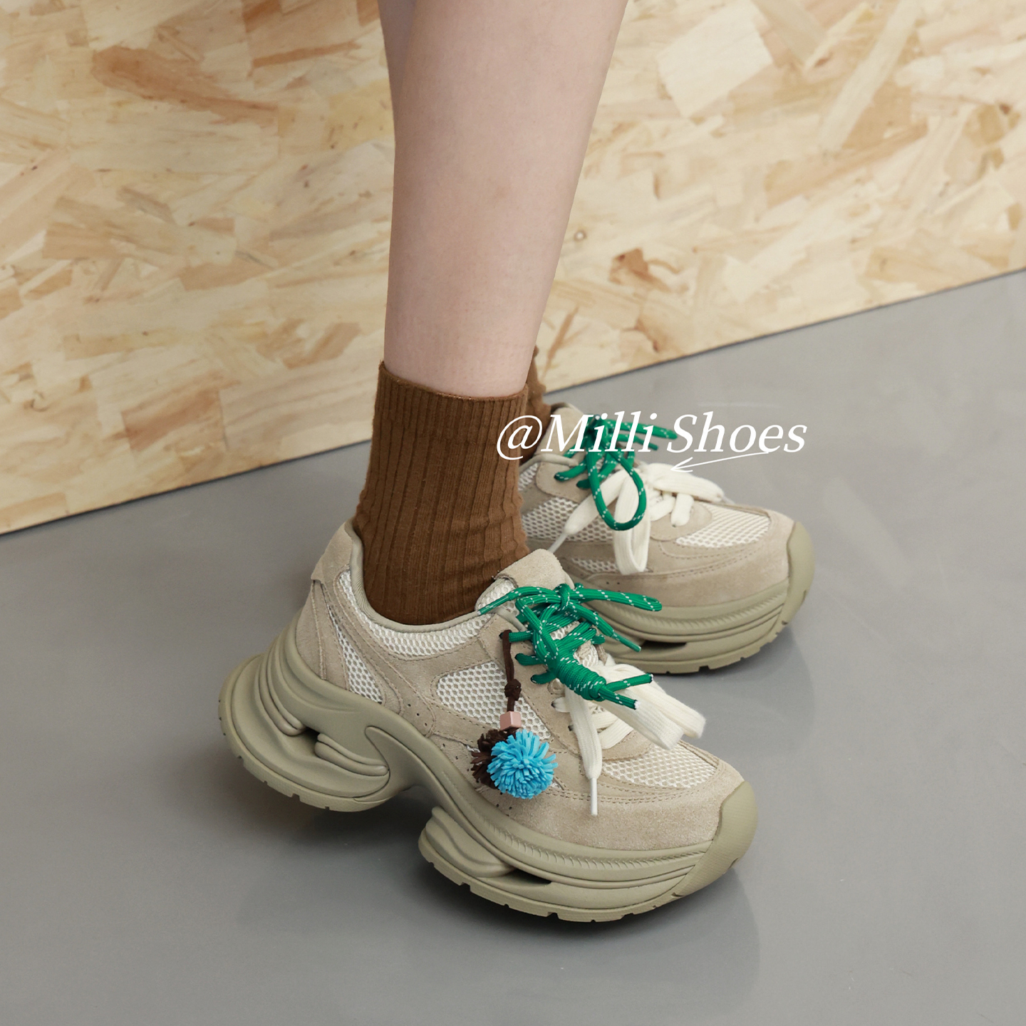 拼网厚底时尚花球个性休闲老爹鞋