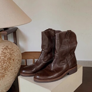 粗跟小圆头V口机车靴子平跟复古西部牛仔短靴女切尔西中筒马丁靴