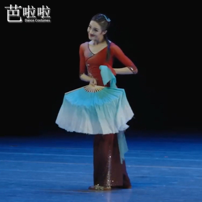 胶州秧歌舞蹈服山东秧歌抬龙王