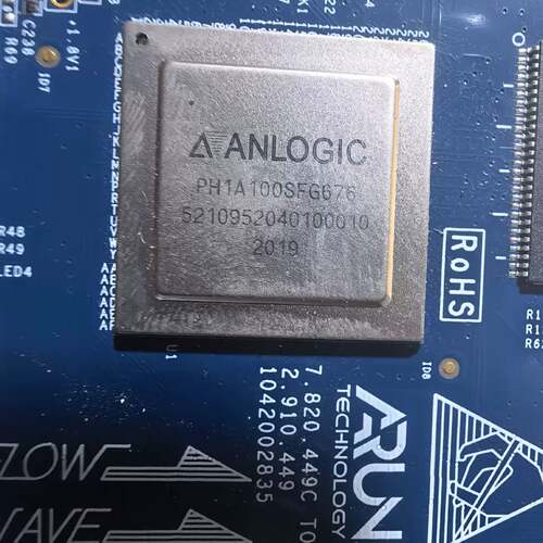 可议价议价PH1A100SFG676带板芯片，有兴趣的来聊。