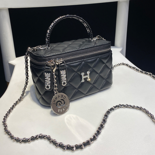 小香风包包2025新款女包黑色牛皮格纹方钻手柄链条盒子包化妆包