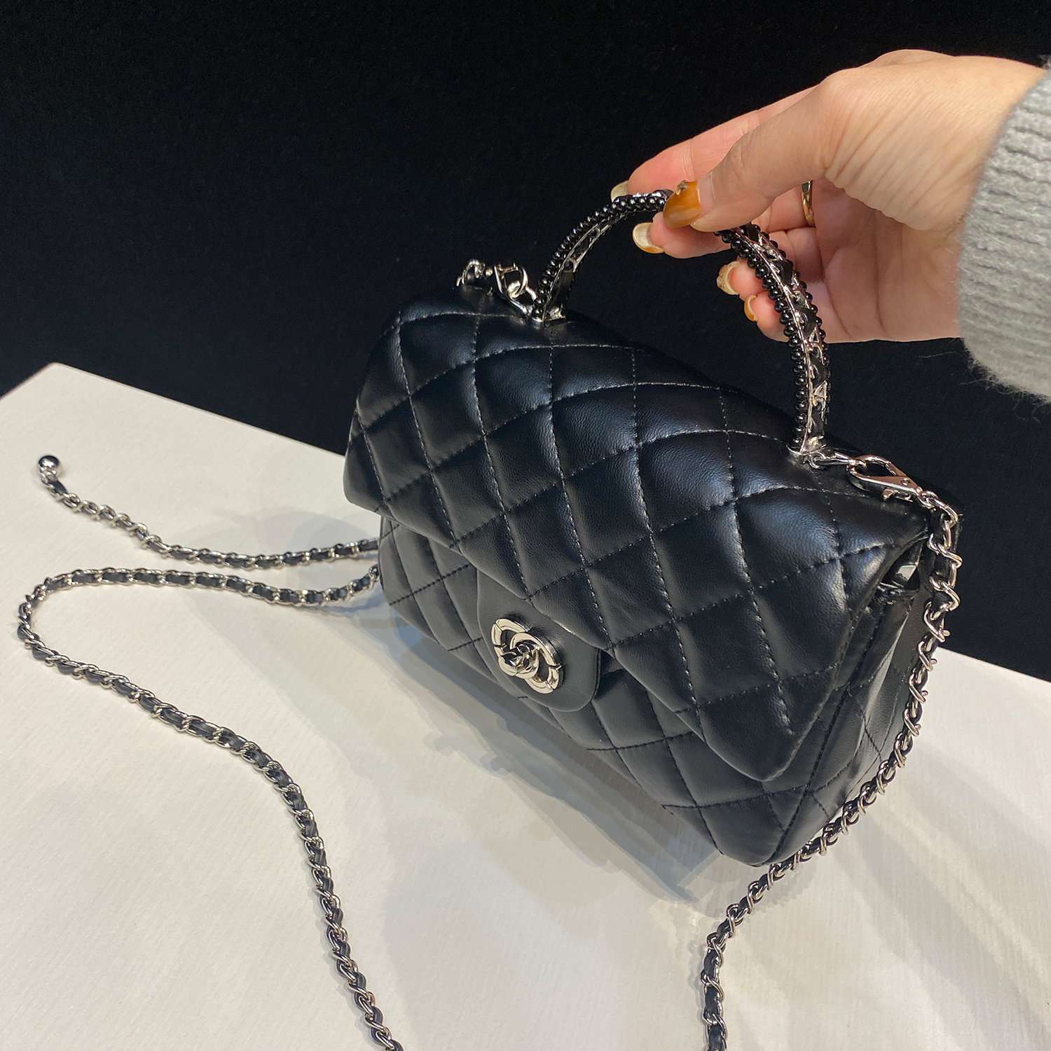 CF黑色小香风包包菱格手提包