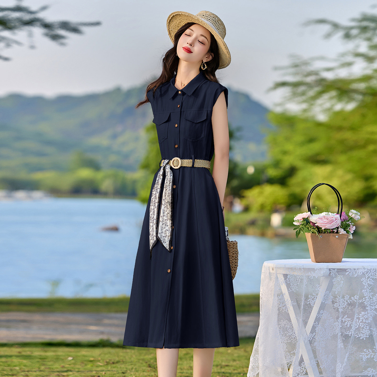 无袖连衣裙女中长款2026夏季新款收腰显瘦气质穿搭中长款裙子丝巾