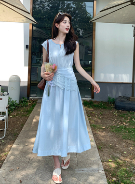简约文艺蓝色连衣裙女2026夏新款收腰显瘦气质可拆卸蕾丝腰围裙子