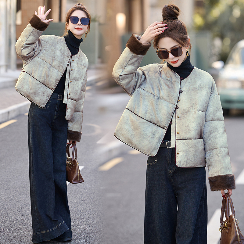 高级感复古提花拼接白鸭绒外套