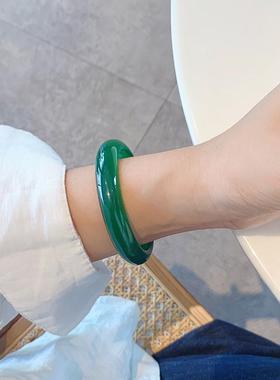 天然玛瑙手镯天然玛瑙手镯