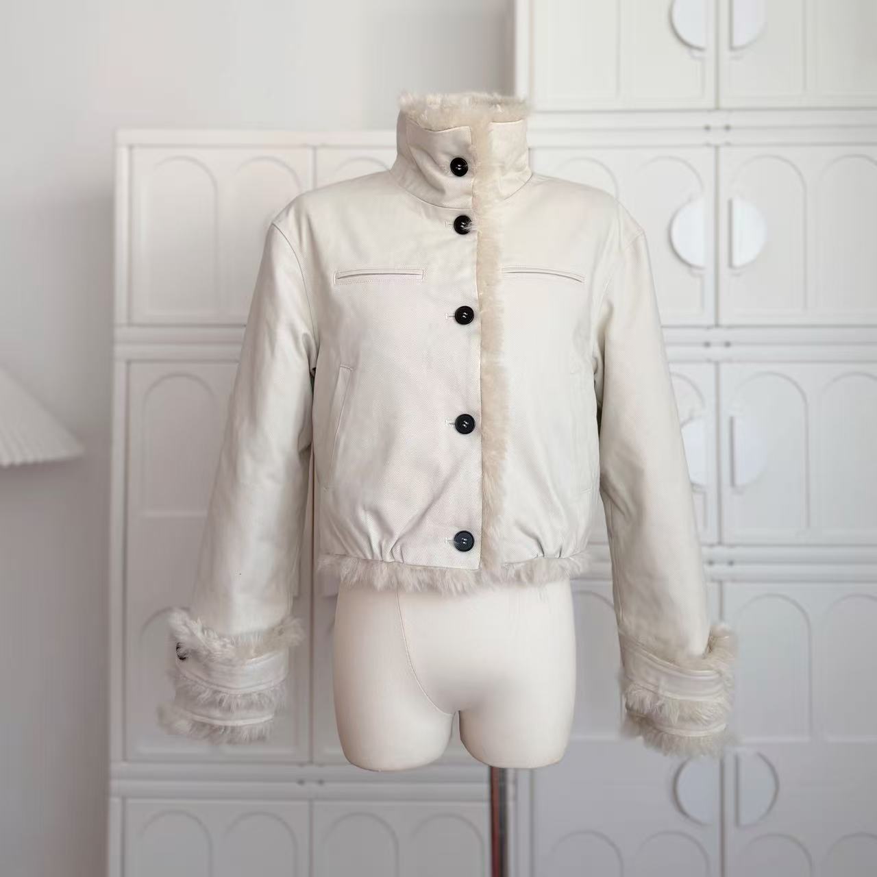 titi小姐姐奶绒软梦皮草女冬宽松两面穿米色短款保暖毛毛外套