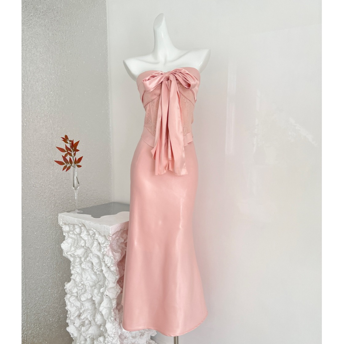 JAYKY YANG莉莉丝蕾丝鱼骨蝴蝶结抹胸高腰锻面鱼尾半裙两件套