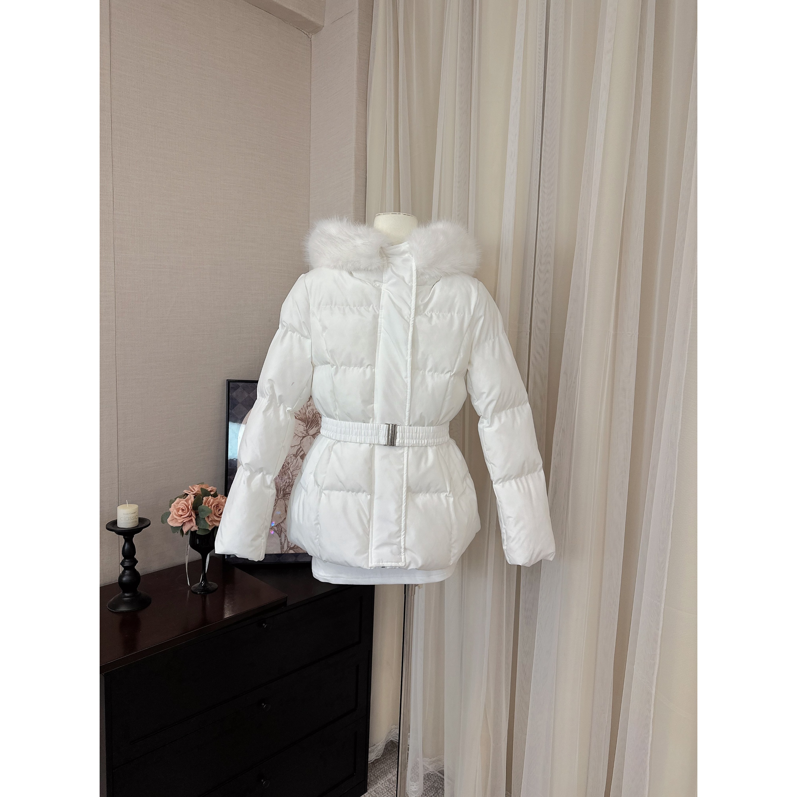 楚楚 韩女封神 连帽真狐狸毛领白鸭绒收腰显瘦羽绒服女冬季外套