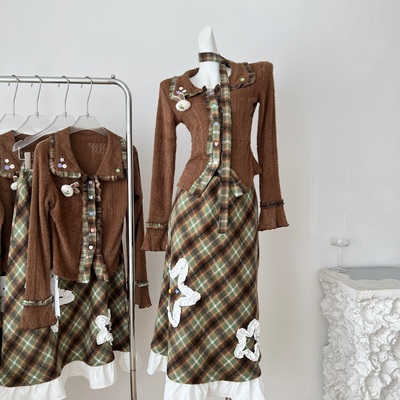 可可松露 织物猪原创 甜美风毛针织开衫上衣女秋冬格纹绣花长裙