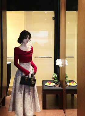 晚点大Eees 红芭蕾 腰封设计后背绑带高腰半身裙套装