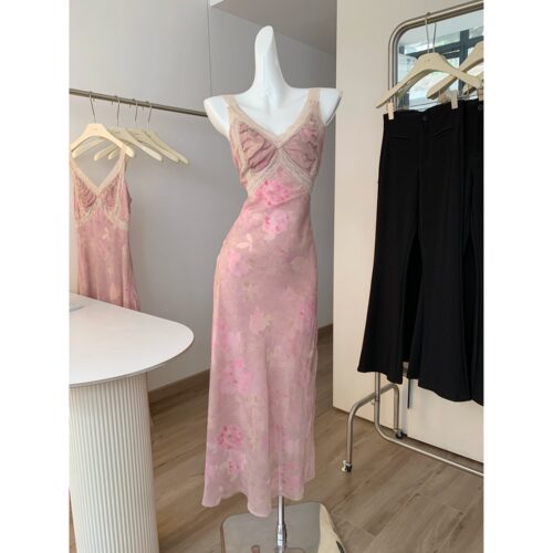 SE GENTLE SUN 2026夏季新款吊带蕾丝连衣裙子印花纯欲度假裙女