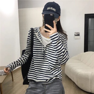 黑白条纹拼色连帽针织衫女2025春秋新款显瘦气质拉链打底上衣